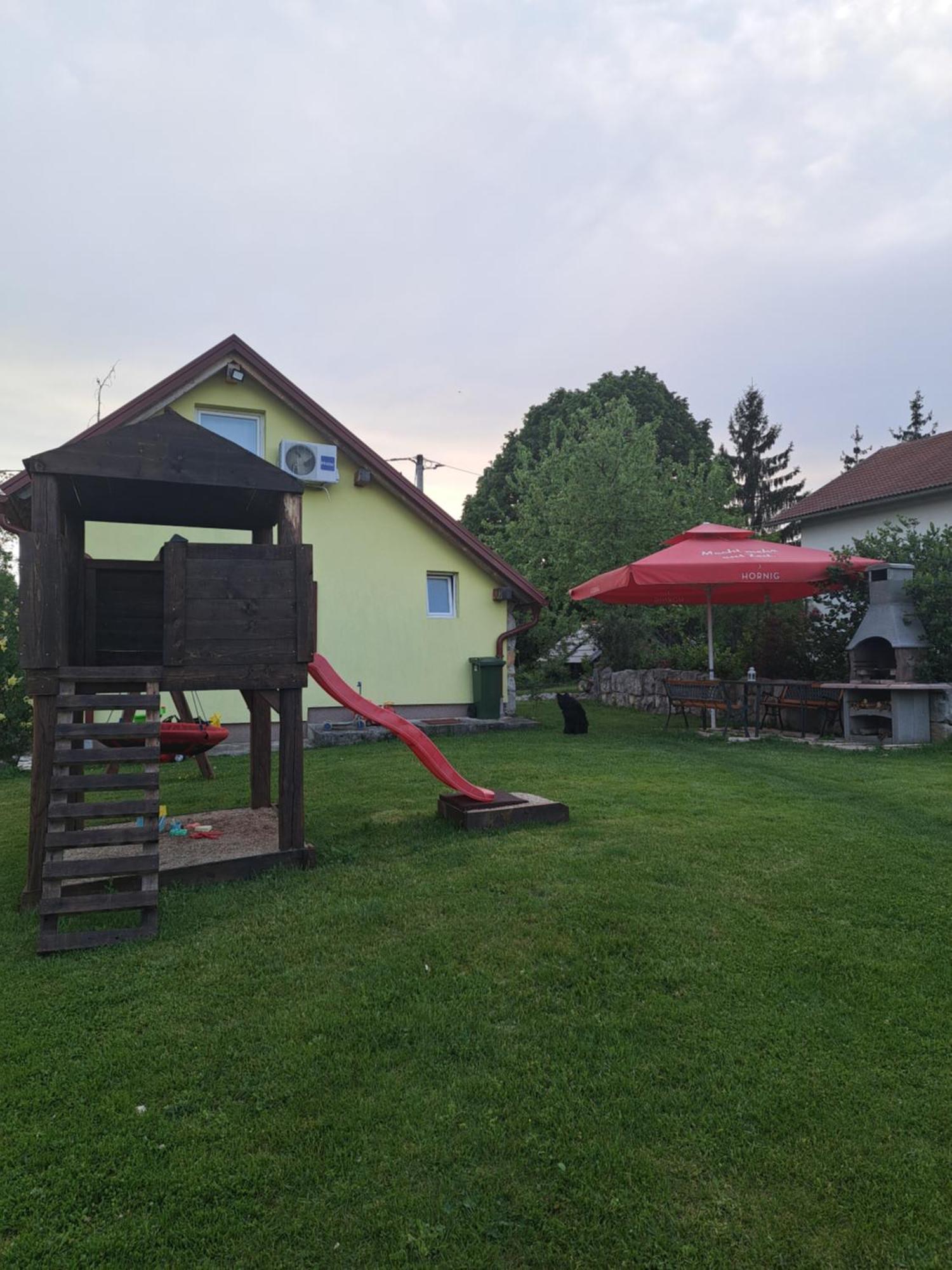 Guest House Emanuela Szluin Kültér fotó