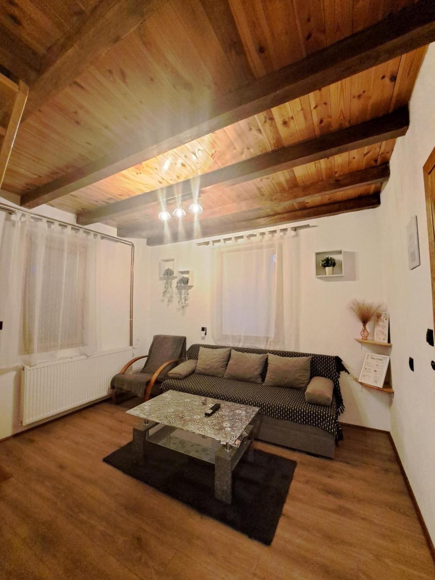 Guest House Emanuela Szluin Kültér fotó